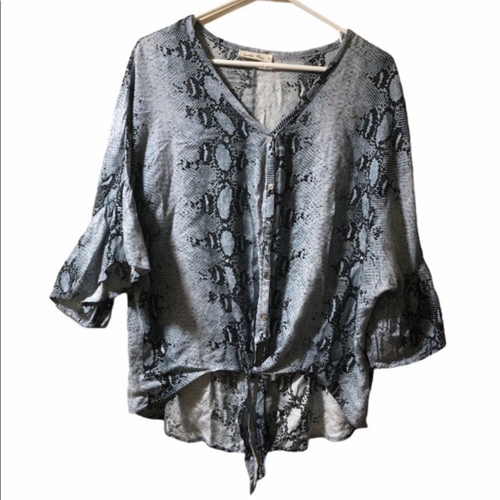 Lemon Tree Snake Skin Knot Blouse Gray Medium Flare Sleeves